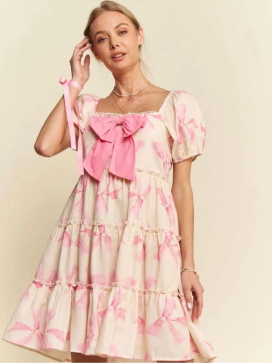 DAVI & DANI Dresses & Skirts - DAVI & DANI cream dress with pink bows🎀 size L